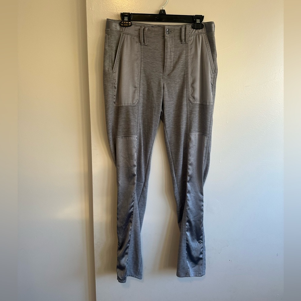 White House Black Market Light Gray Cropped Ankle Pants The straight Crop